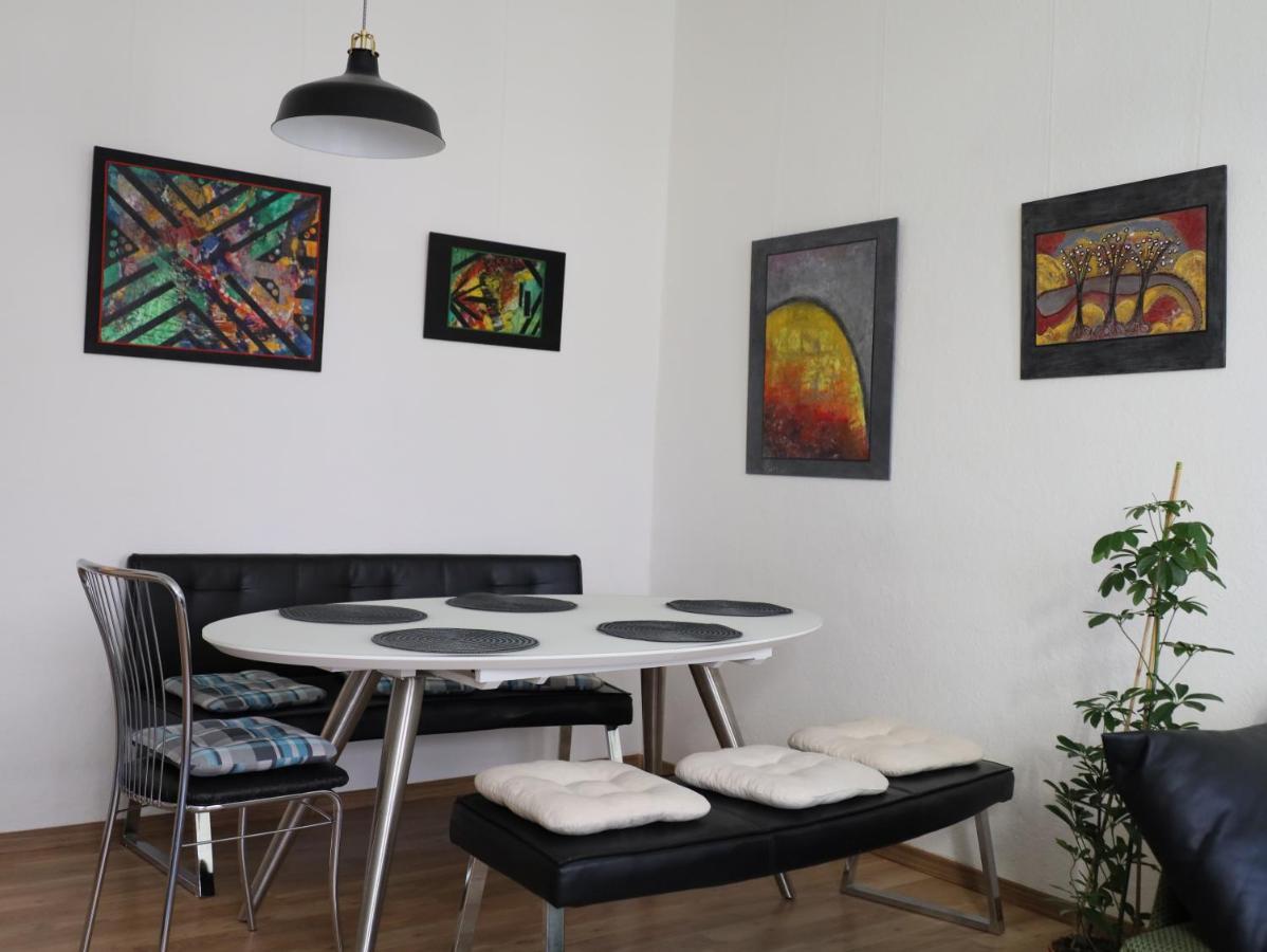 Ferienwohnungen In Der Kunstgalerie Charlie Und Jenny Chemnitz Exterior photo